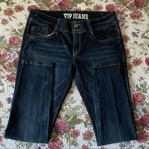 A V.I.P JEANS